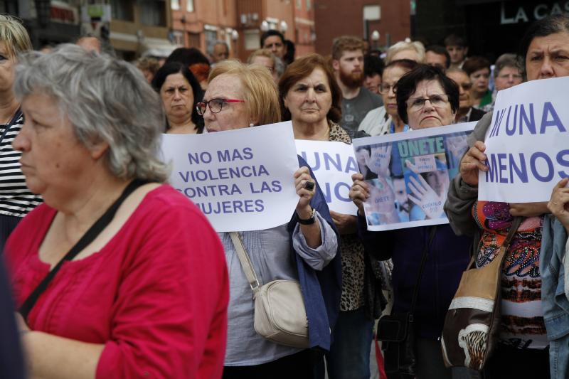 Cientos de personas han protestado en Bilbao tras el ataque machista perpetrado este fin de semana