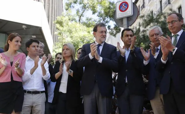 Mariano Rajoy con Marimar Blanco en el homenaje.