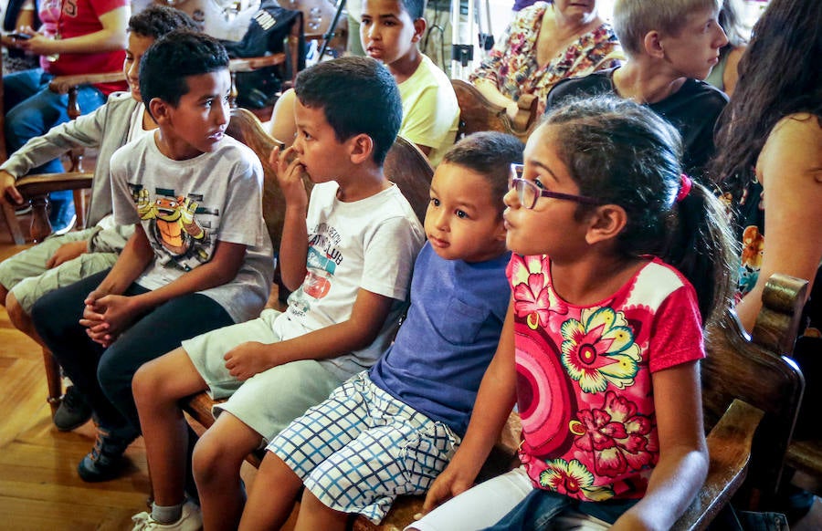  Juan Mari Aburto ha recibido a los pequeños que vienen a pasar sus vacaciones de verano en la capital vizcaína con familias de acogida