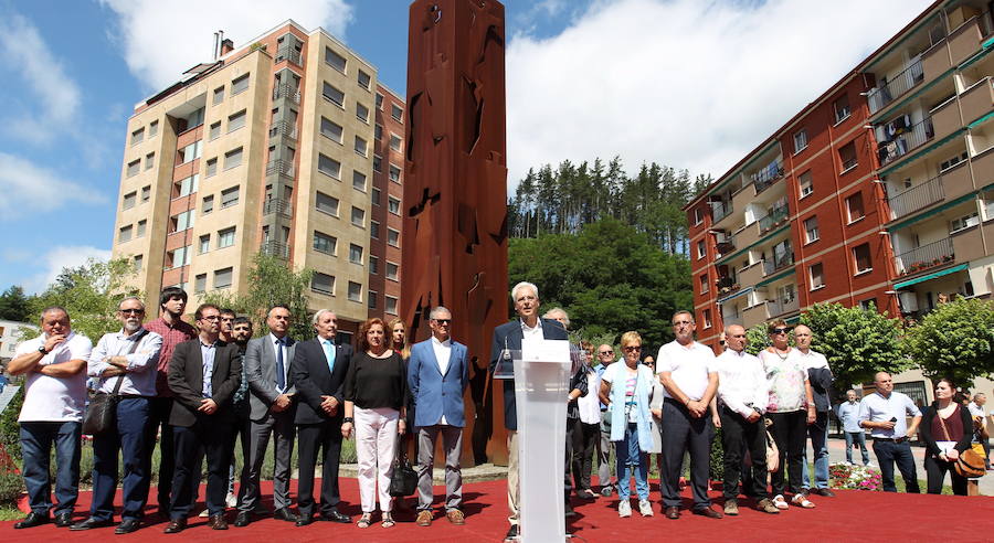 Representantes del Gobierno Vasco y de todos los partidos políticos han recordado al concejal del PP secuestrado y asesinado por ETA hace veinte años