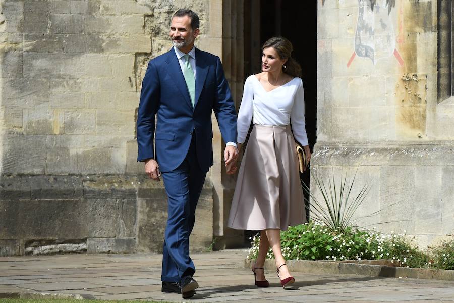 La prestigiosa universidad británica puso el broche final al viaje oficial de Felipe II y Letizia a Reino Unido