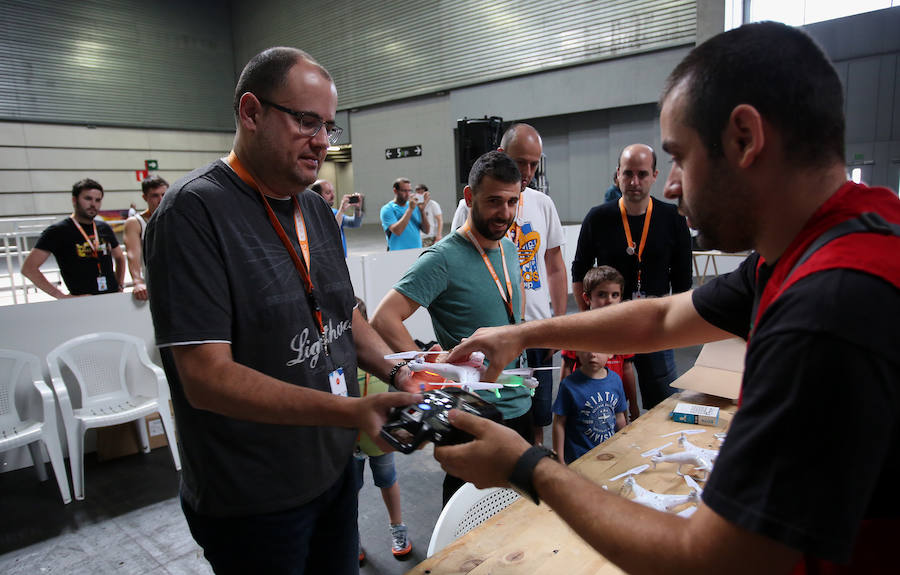 El evento de aficionados y profesionales de la informática ha congregado a 8.000 personas en el BEC