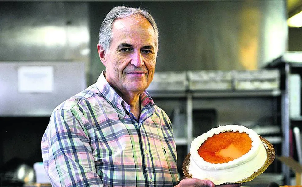 Carlos Urrestarazu: «Antes en una comunión había pasteles para toda la escalera»
