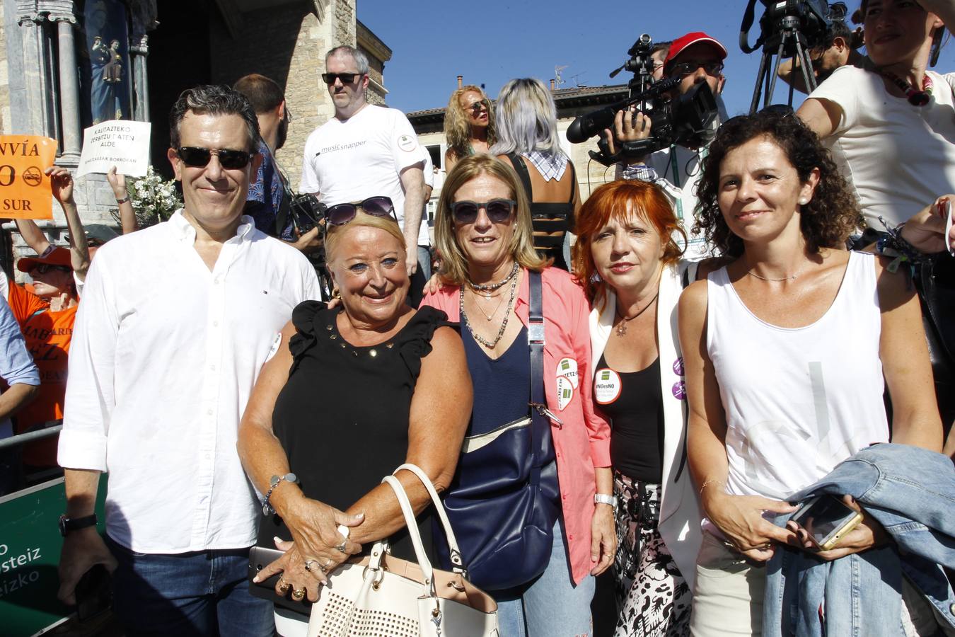 El Chupinazo de las Fiestas de Vitoria, en la balconada de San Miguel