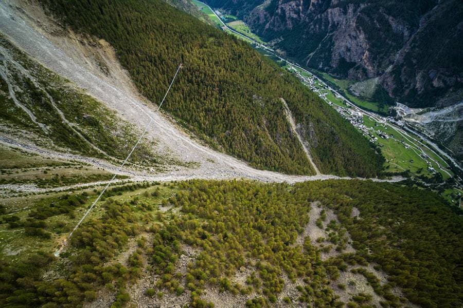 El Europabruecke, de 494 metros de largo, une las localidades suizas de Zermatt y Graechen