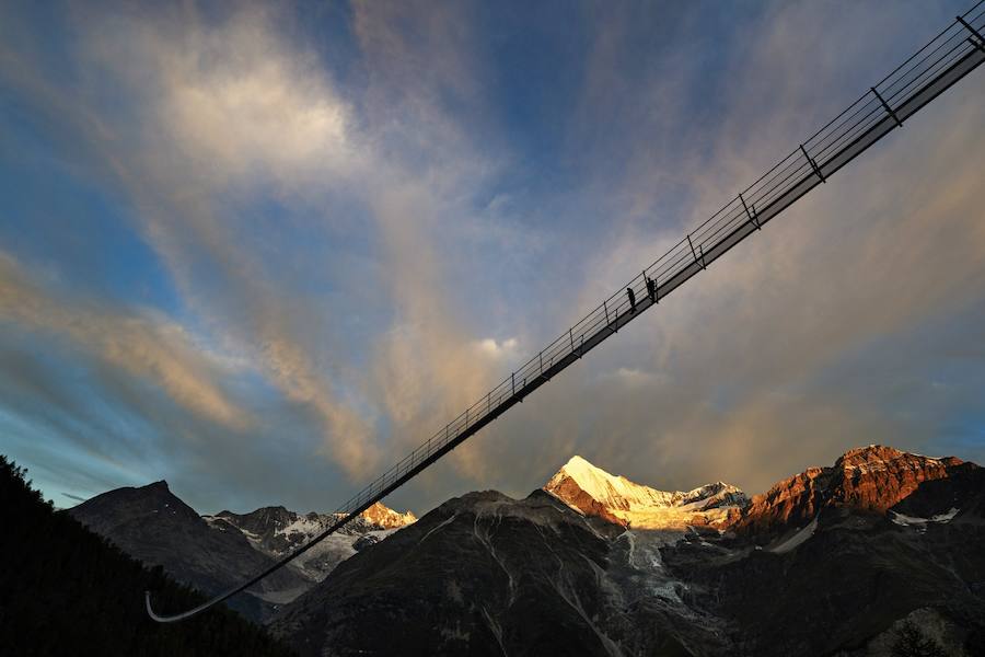 El Europabruecke, de 494 metros de largo, une las localidades suizas de Zermatt y Graechen