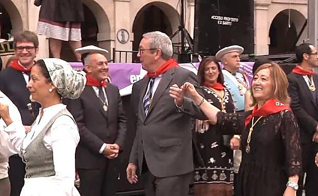 Elosegi y García de Salazar han participado en la actuación.