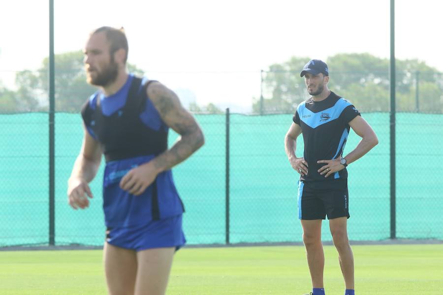 Entrenamiento del Deportivo Alavés en su concentración de pretemporada en Algorfa