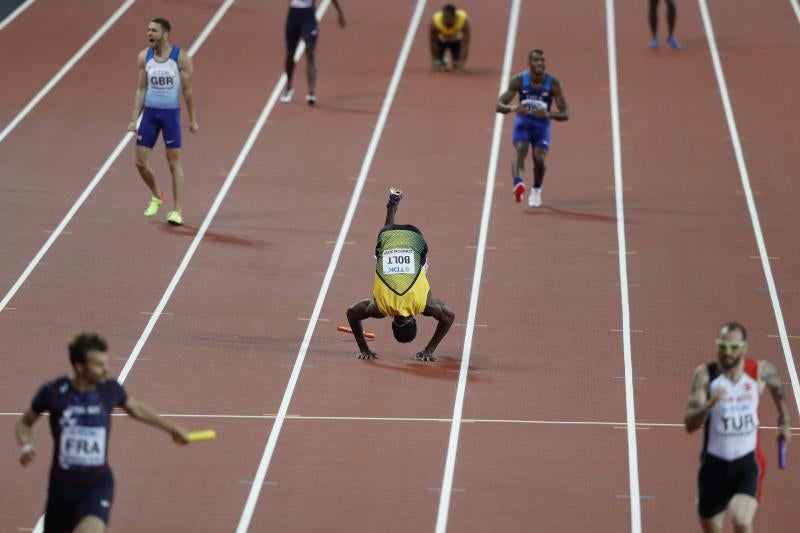 Triste adiós del jamaicano, que se lesionó en su último sprint como profesional en la final de relevos