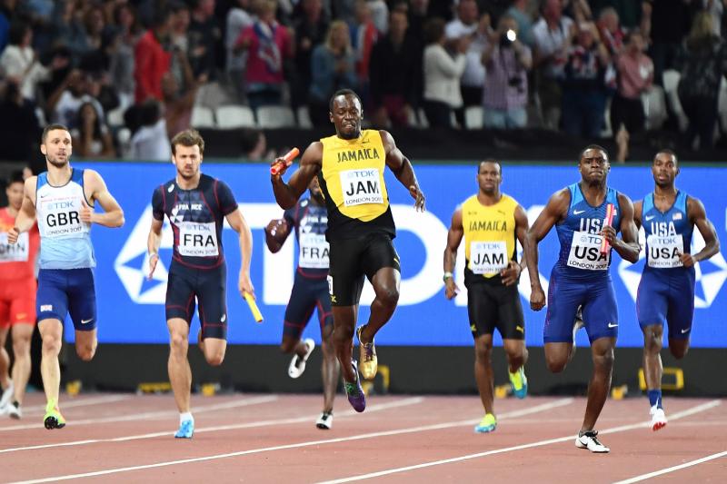 Triste adiós del jamaicano, que se lesionó en su último sprint como profesional en la final de relevos