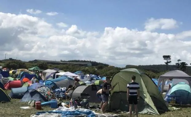 Camping en la zona del Cabo Quintres donde tuvo lugar el Delirium Festival.