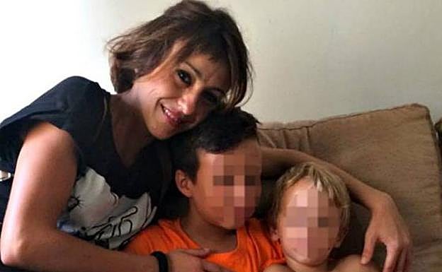 Juana Rivas, en la única foto en que aparecen sus hijos.