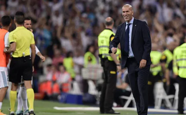 Zidane, tras uno de los goles. 