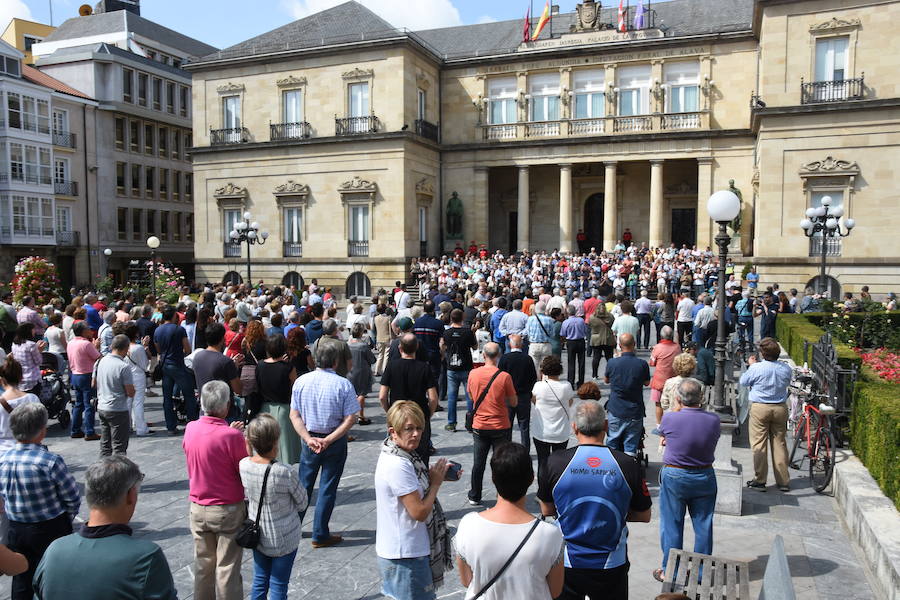 MINUTO DE SILENCIO EN VITORIA.