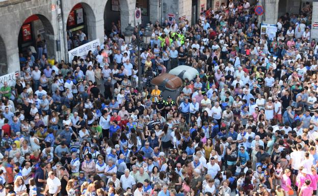 Chupinazo de las fiestas de Azkoitia.