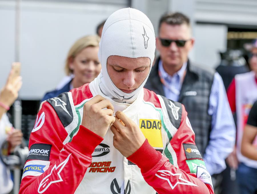 Mick, de 18 años, se puso al volante del Benetton con el que su padre ganó su primer título mundial en 1994: «Ha sido muy divertido»