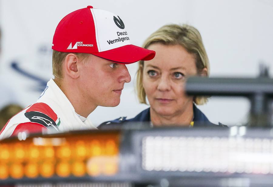 Mick, de 18 años, se puso al volante del Benetton con el que su padre ganó su primer título mundial en 1994: «Ha sido muy divertido»