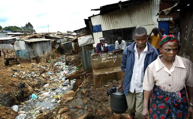 Residentes de Kibera, un poblado de chabolas situado en los arrabales de Nairobi. 