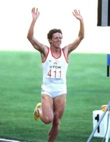 Imagen secundaria 2 - Stefka Kostadinova (altura femenino en 1987), el equipo 4x100 femenino de la URSS (1988) y Jarmila Kratochvilova (800m. femenino en 1983).