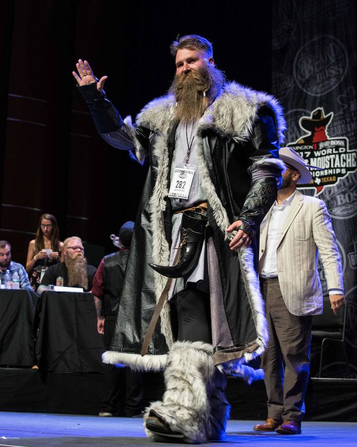 Jason Kiley fue el ganador del estilo libre de barba completa en el campeonato Remington Beard Boss Mundial Beard & Mustache celebrada en el Centro de Long Performing Arts en Austin, Texas.