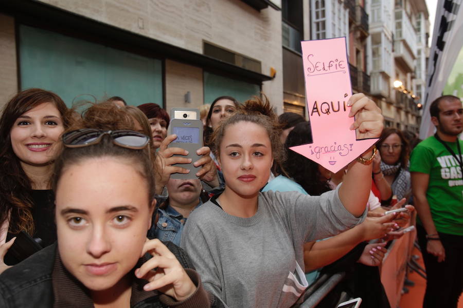 &#039;Velvet Colección&#039; desata la locura en la alfombra naranja del FesTVal