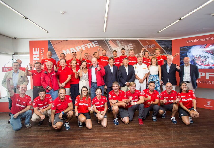 Las instalaciones del Real Club Náutico de Sanxenxo han acogido la presentación del equipo español que competirá en la regata oceánica más importante del mundo