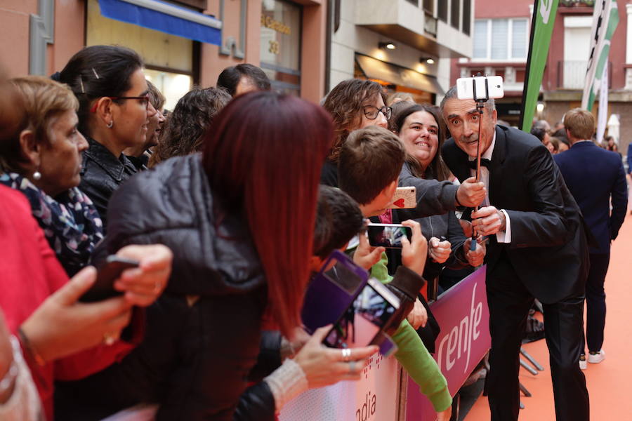 Las fotos de la alfombra naranja de la gala de clausura del FesTVal