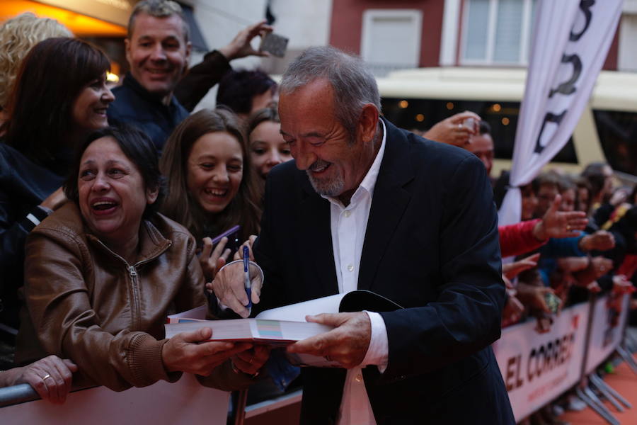 Las fotos de la alfombra naranja de la gala de clausura del FesTVal