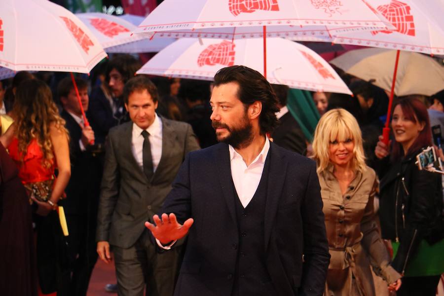 Las fotos de la alfombra naranja de la gala de clausura del FesTVal