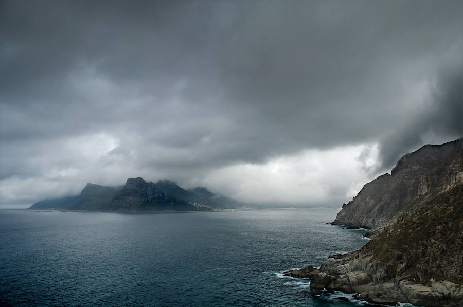 Una tormenta se acerca a Hout Bay.