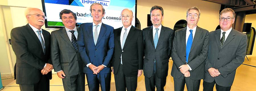 José Luis Larrea, Íñigo Echevarría, Antón Serrats, José Antonio Urquizu, Joan Llonch, Pedro María Sainz y Fernando Cossío.