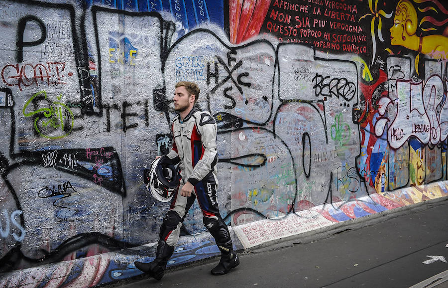 El muro de la ciudad alemana fue derribado en 1989 y hoy, aún guarda restos de lo que fue.