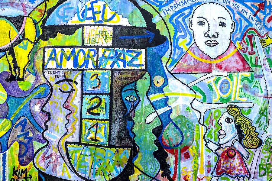 El muro de la ciudad alemana fue derribado en 1989 y hoy, aún guarda restos de lo que fue.