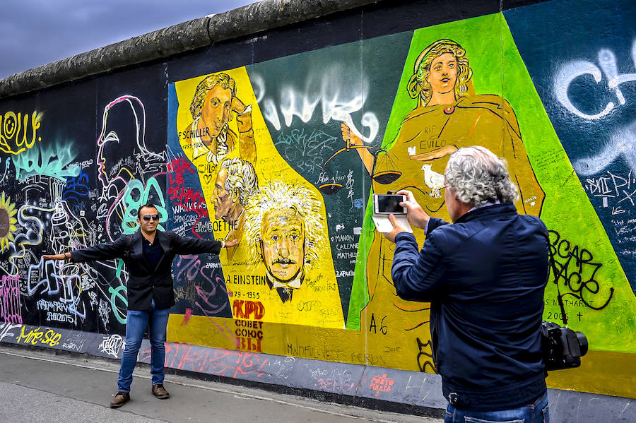 El muro de la ciudad alemana fue derribado en 1989 y hoy, aún guarda restos de lo que fue.