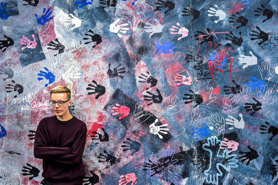 El muro de la ciudad alemana fue derribado en 1989 y hoy, aún guarda restos de lo que fue.