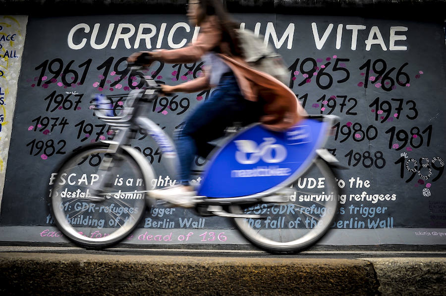 El muro de la ciudad alemana fue derribado en 1989 y hoy, aún guarda restos de lo que fue.