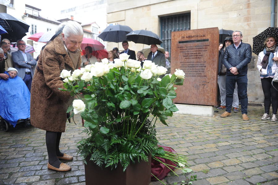 Las instituciones alavesas rinden homenaje a las víctimas del franquismo