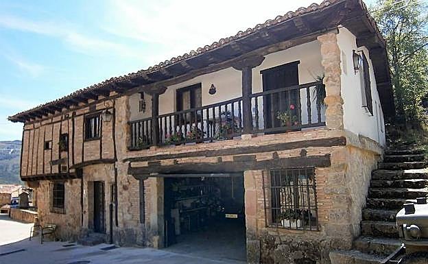 Imagen principal - Los pueblos olvidados de la sierra del Humión, al norte de Burgos