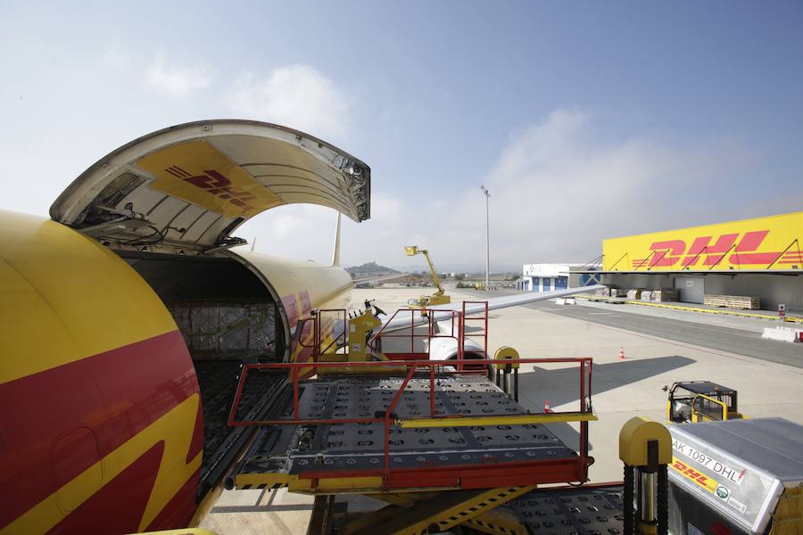 La empresa alemana ha dulpicado el tamaño de su centro logístico en el aeropuerto de Vitoria