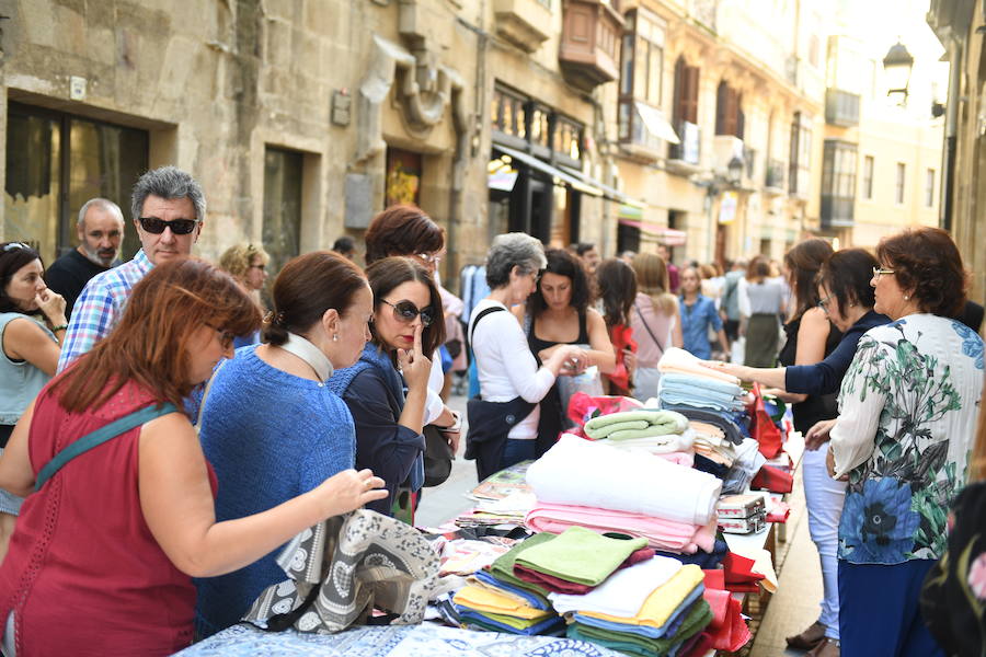 Muchas personas han acudido a comprar productos rebajados en Bilbao