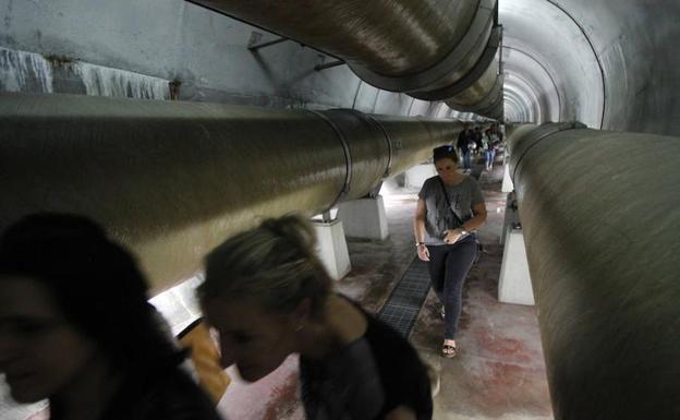 as colas que se formaron en la casa consistorial daban la vuelta al edificio.