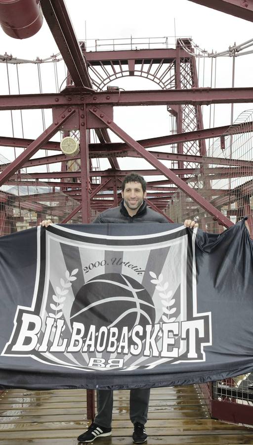 Mumbrú, en el Puente Colgante en 2013.