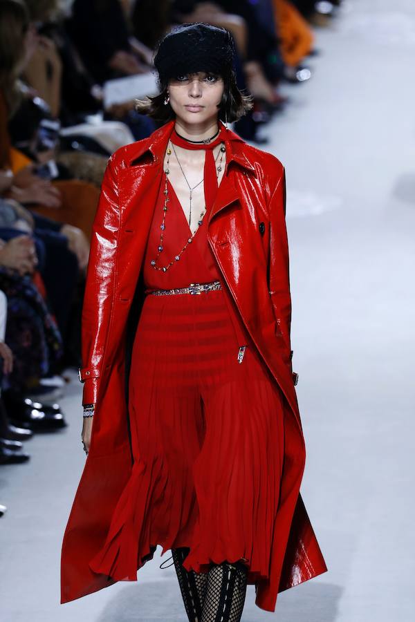 La firma homenajea con sus diseños a la artista franco-estadounidense en la Semana de la Moda de París