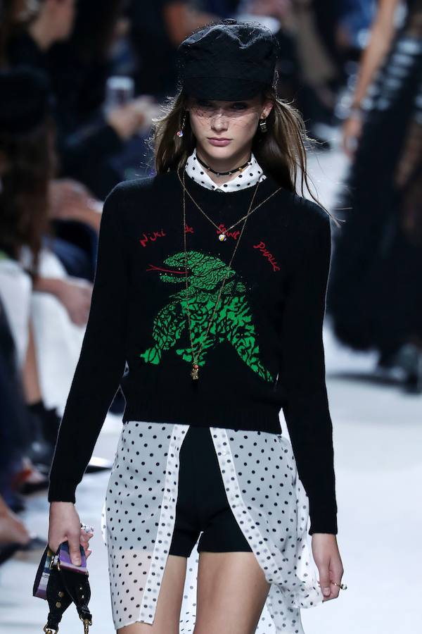 La firma homenajea con sus diseños a la artista franco-estadounidense en la Semana de la Moda de París