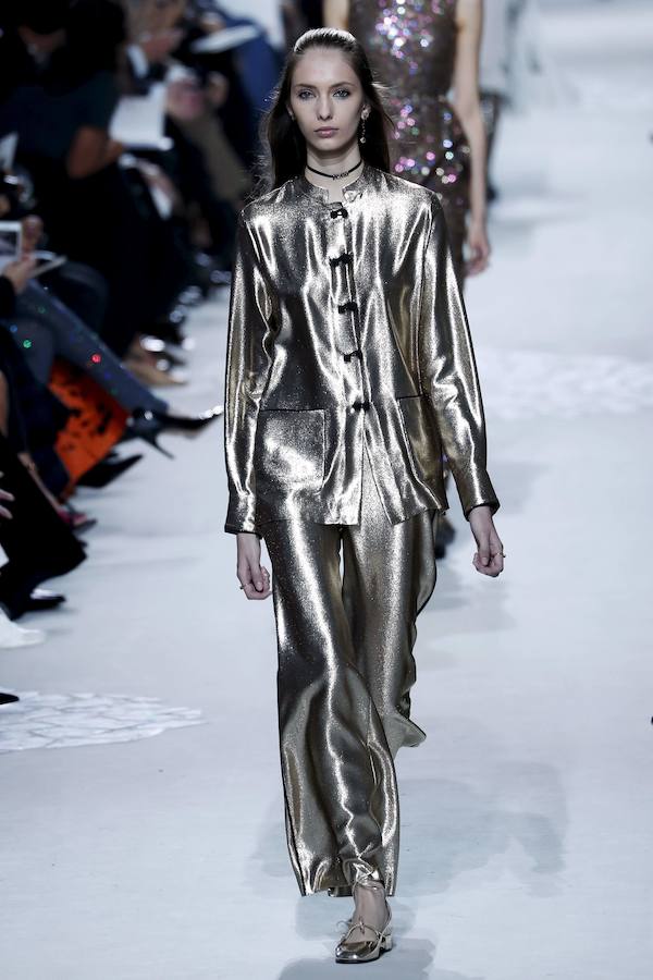 La firma homenajea con sus diseños a la artista franco-estadounidense en la Semana de la Moda de París