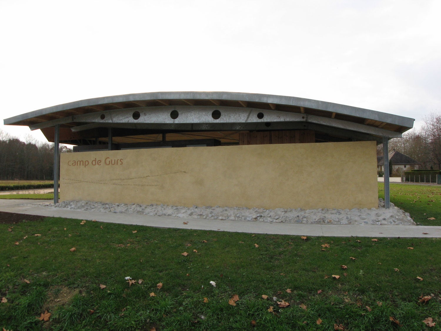 Memorial de la República francesa para recordar a los internos de Gurs.