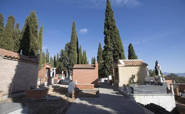 El cementerio de la localidad granadina de Peligros.