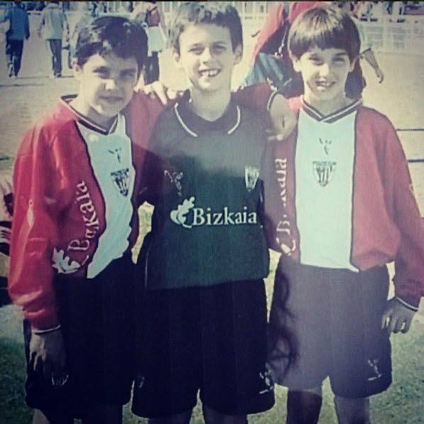 Arrizabalaga, con los hermanos Etxaburu en un torneo en el que se probaban para Lezama, en Biarritz.