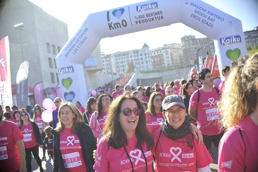 La carrera ha sido más multitudinaria que nunca y se han agotado las 10.000 camisetas que han puesto a la venta