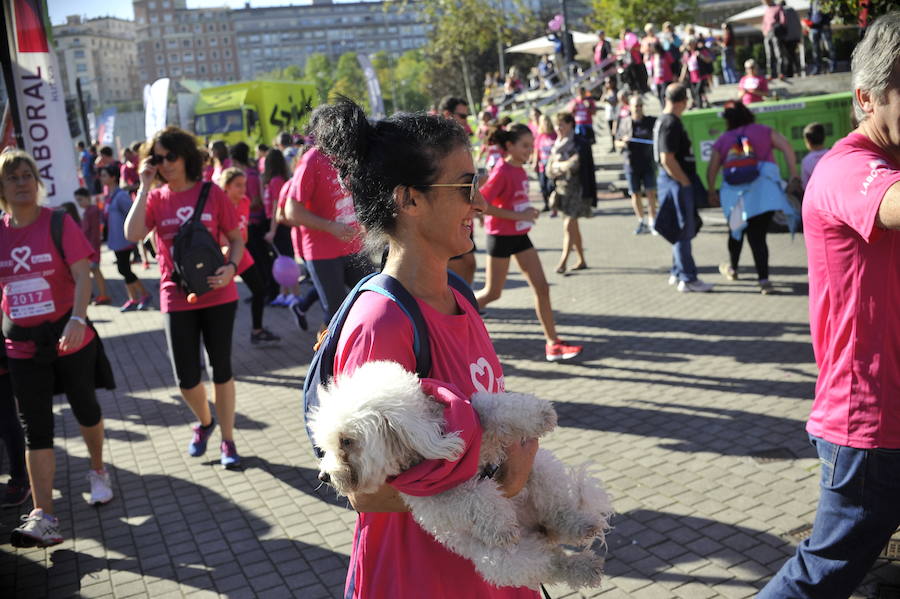 La carrera ha sido más multitudinaria que nunca y se han agotado las 10.000 camisetas que han puesto a la venta